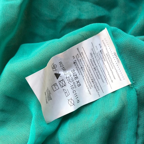 Guess Holiday Gold Sweater w/ Sequins  XS - Picture 7 of 8